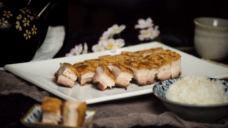 Tomi Buffet dining area and food stations